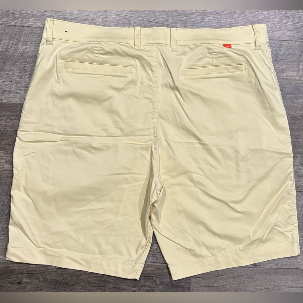 NIKE SHORTS SZ 42
** G O L F ** Attire ~
————————————— - Picture 6 of 10